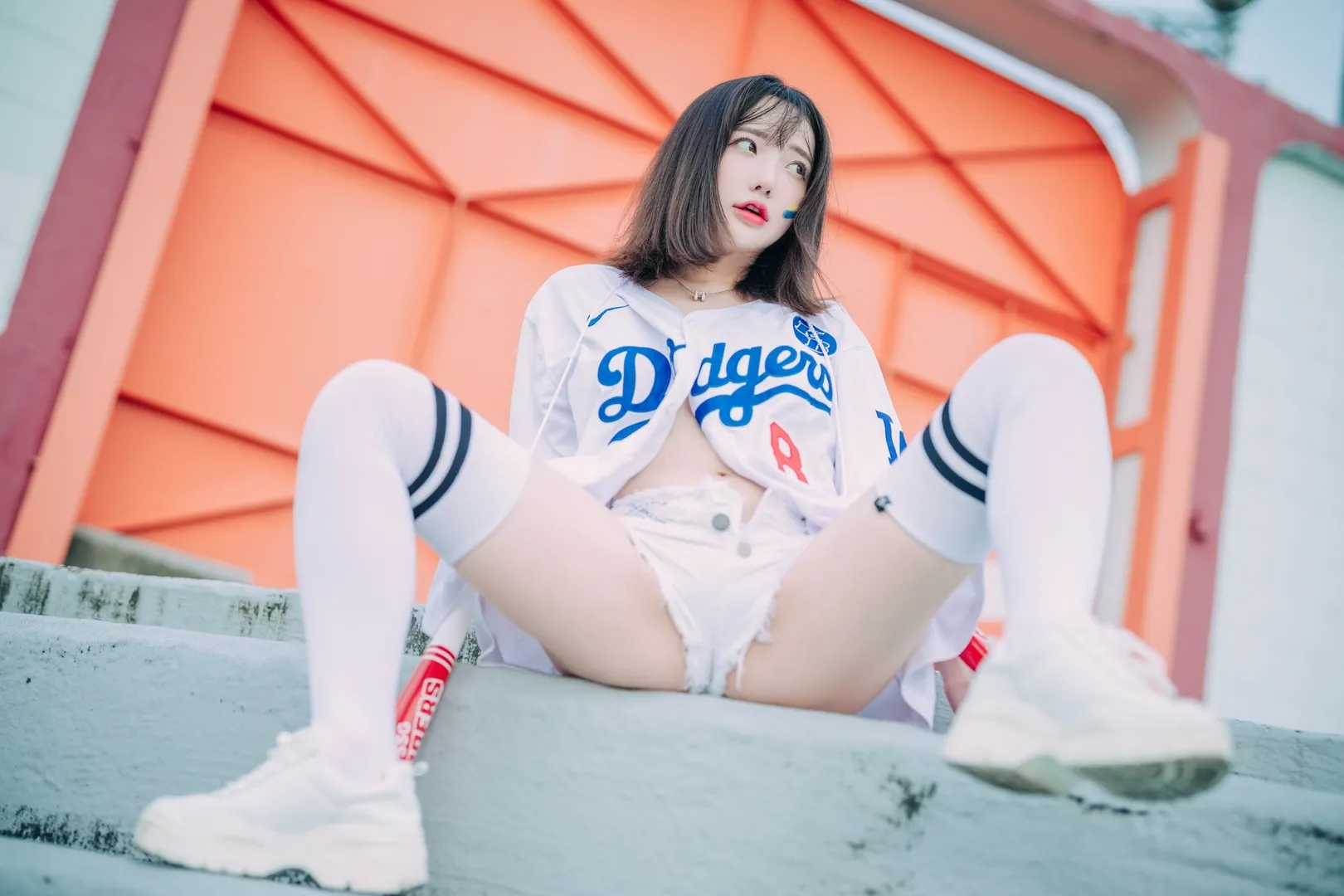 Son Ye-Eun Cheer Up in the Summer